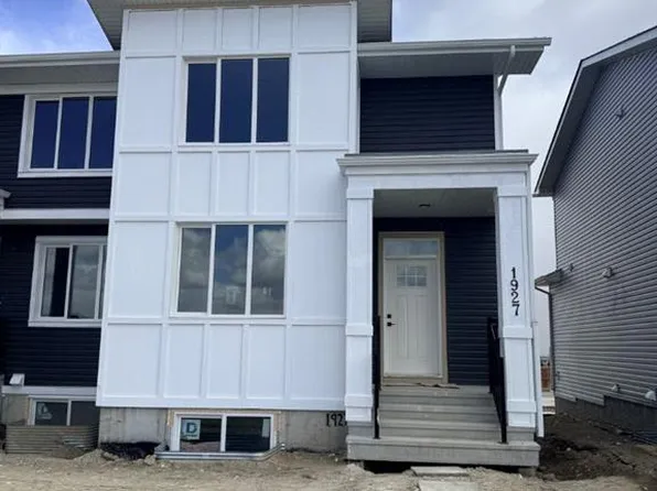 1927 W McCaskill Dr, Crossfield, AB T0M 0S0