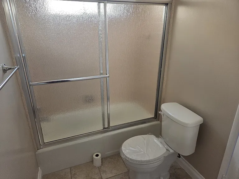 15219 Wyandotte St — Photo 26
