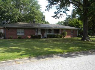 220 Gardendale Rd, Terre Haute, IN 47803