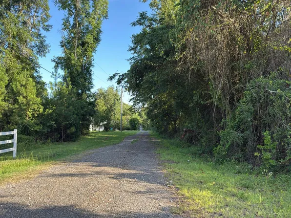 2114 3rd Ave, Sneads, FL 32460