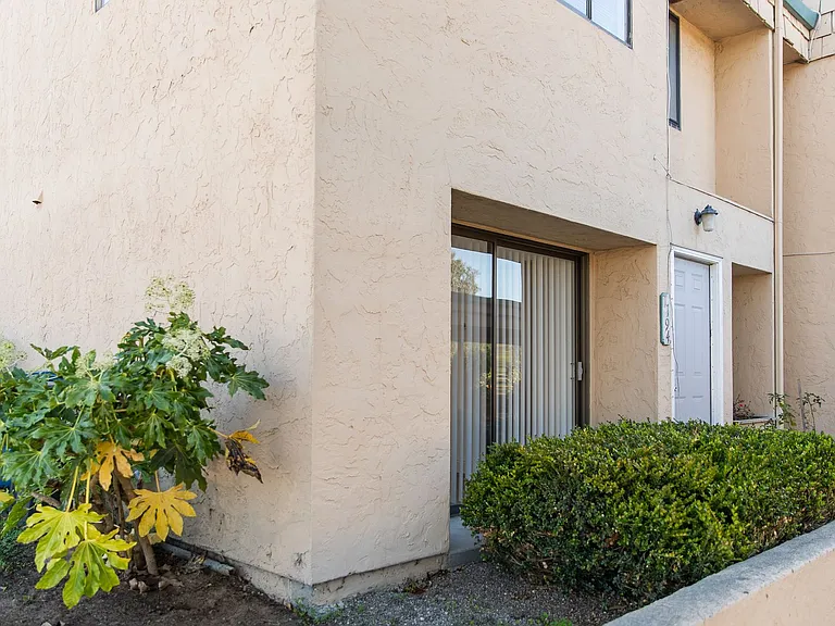 1194 Trinity Ave — Photo 11