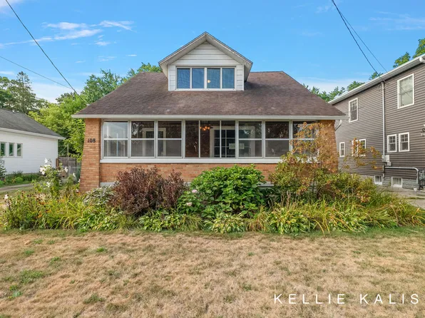 108 Montrose St NE, Grand Rapids, MI 49505