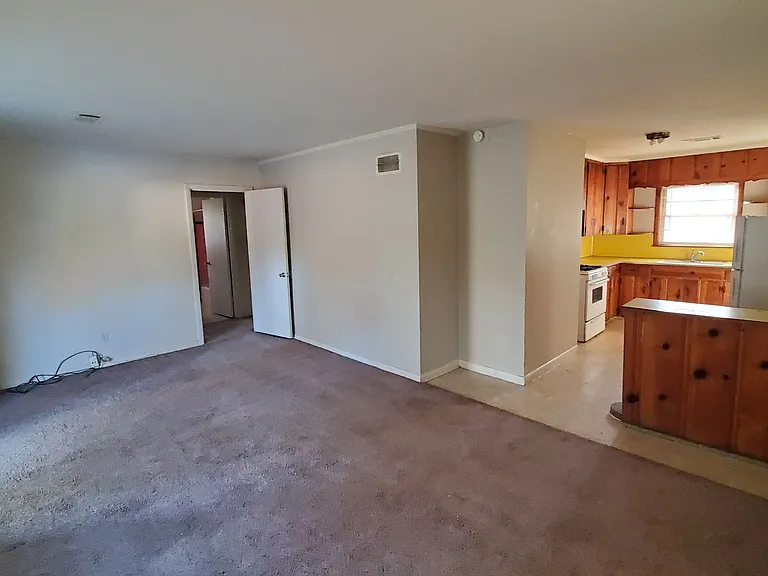 3208 Whitfield St — Photo 6