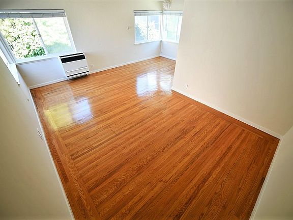 4th image of 301 Lester Ave #6
