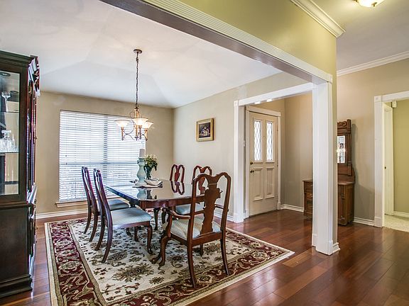 2nd image of 2408 Belmont Pl