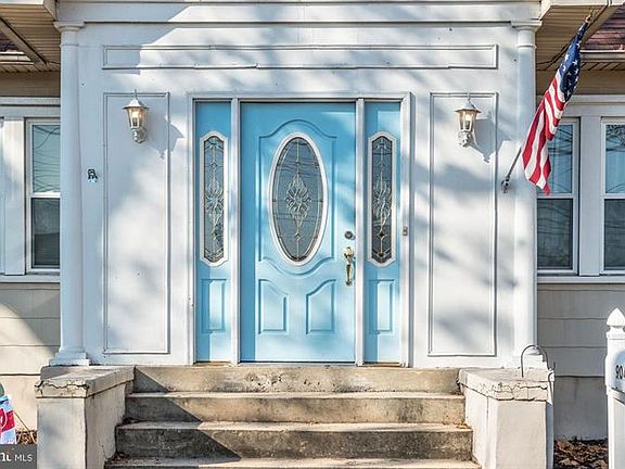 4th image of 904 Camden Ave