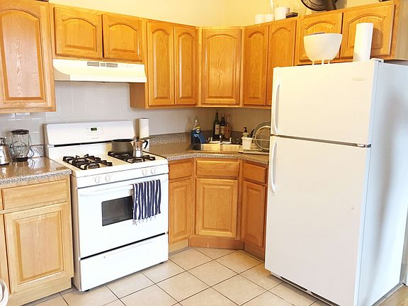 5th image of 4315 44th St APT B4