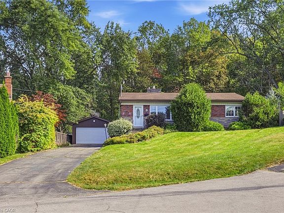 2nd image of 8 Hill Pl