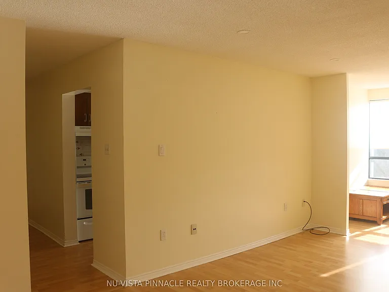 1600 Adelaide St N #704 — Photo 7