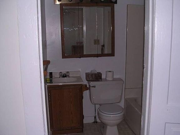4th image of 718 W Ionia St APT 2
