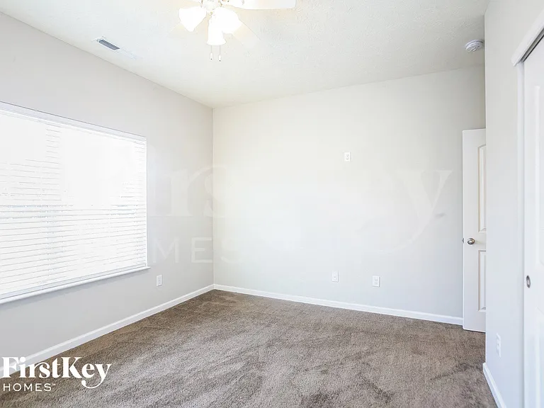 6612 Laurelwood Dr — Photo 11