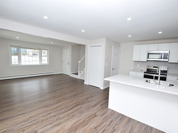 4th image of 65 Linden St #2