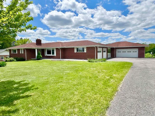 1914 Country Club Rd, Fairmont, WV 26554