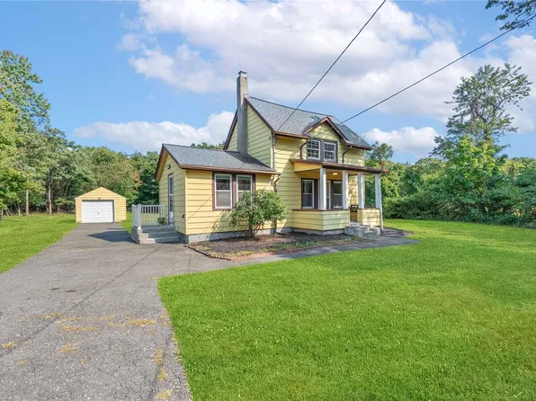 159 Pennsylvania Avenue, Medford, NY 11763