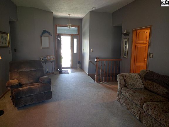 3rd image of 1108 Bramble Bush Dr