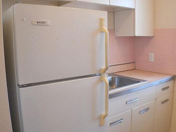 5th image of 15031 Madison Ave APT 4