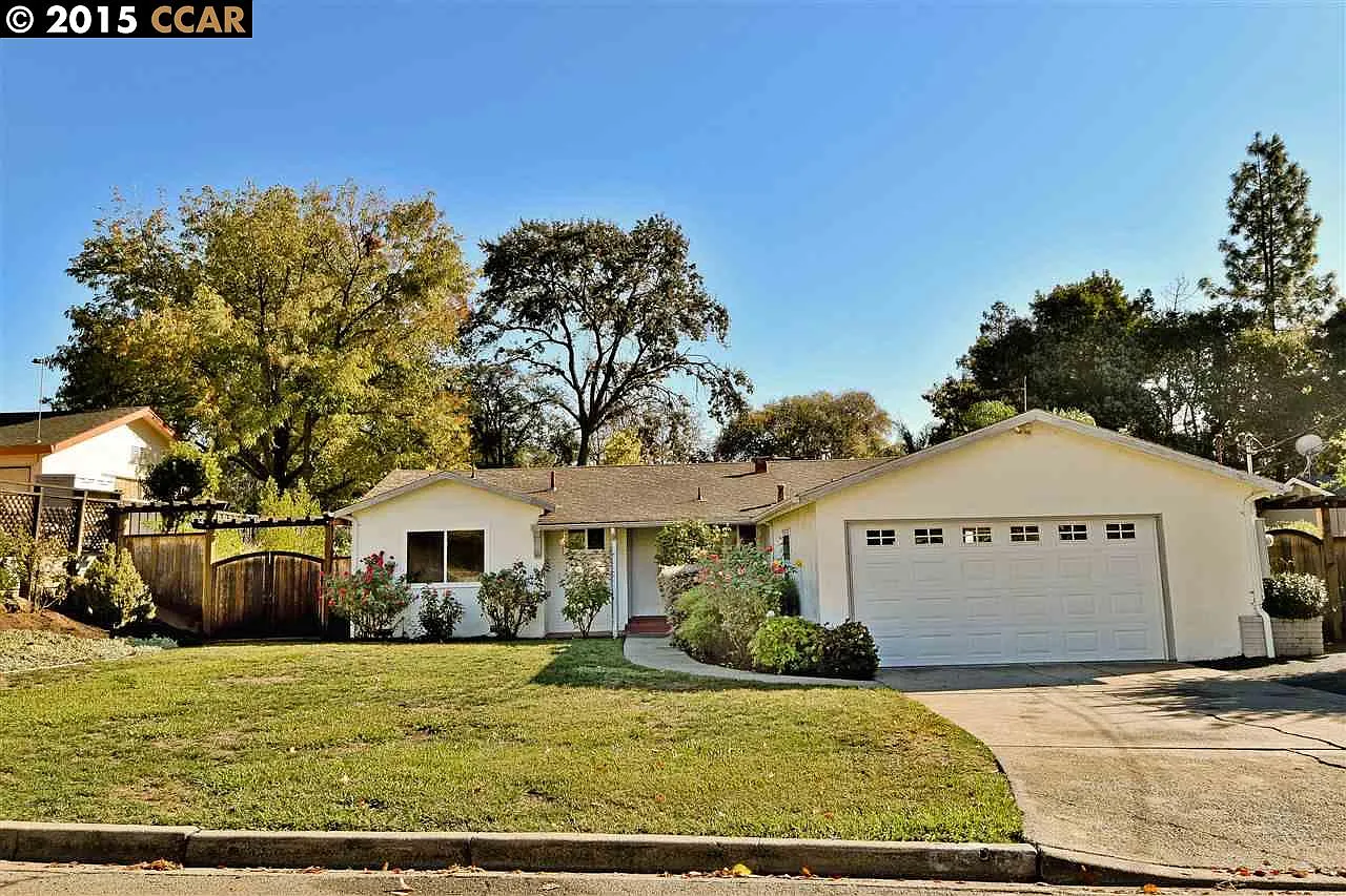 200 Greenwich Dr photo 1