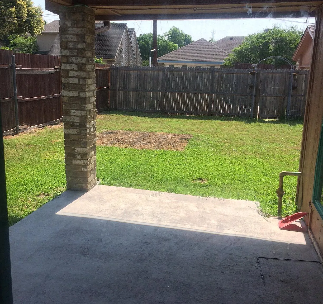 3 bed, 2.5 bath, 1600 sqft, $2,190 — Photo 4