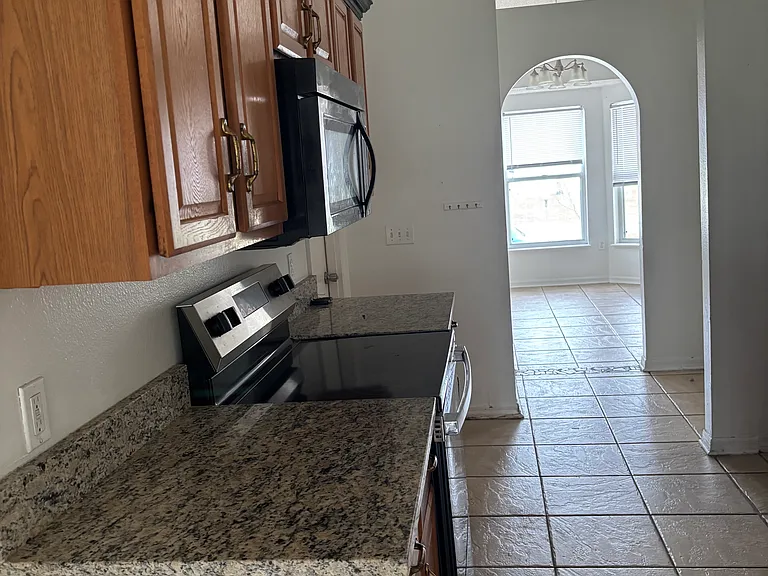 305 Cocoa Ct — Photo 4