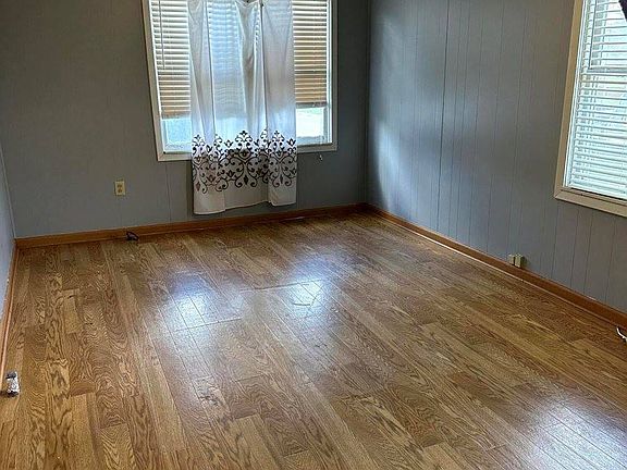4th image of 128 Labbe St
