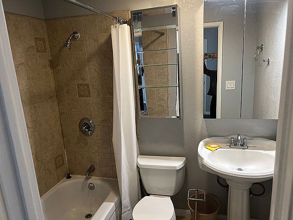 5th image of 9059 Montoya St APT 3
