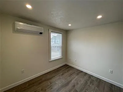 74 Washington St #6 — Photo 4