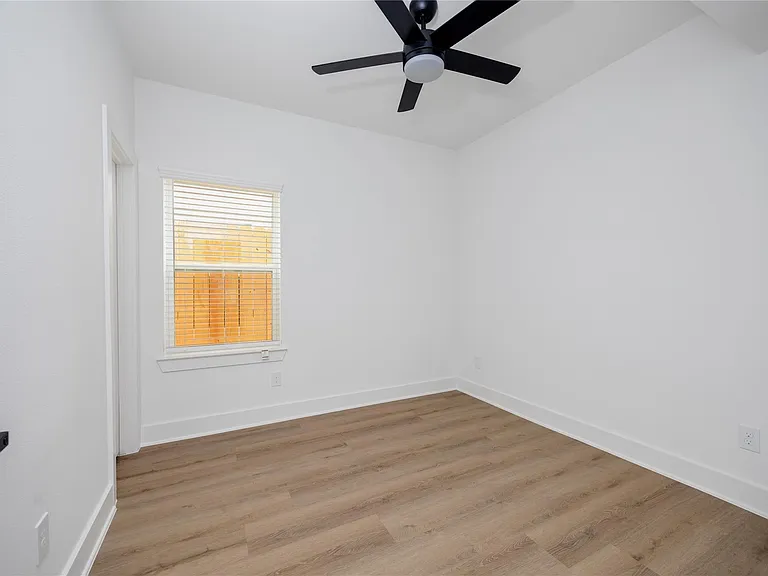 934 S Lane St #A — Photo 16