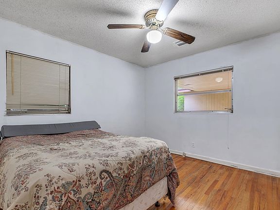 5th image of 302 Birch Ln