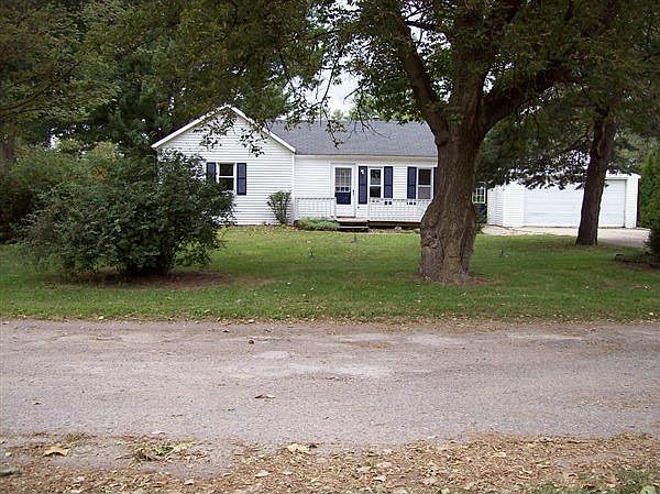 604 lansing st. chesaning
