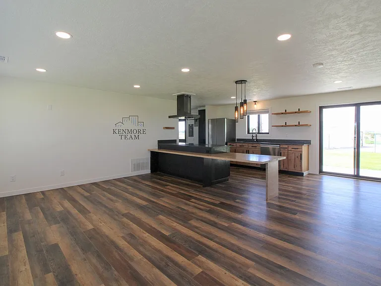 4151 Columbia River Rd — Photo 5