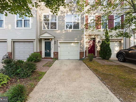 2nd image of 43127 Autumnwood Sq