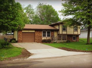 110 N Cherry St, Bloomfield, IA 52537