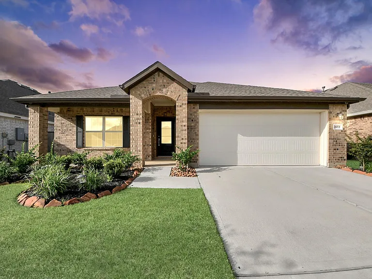 26631 Castiel Dr — Photo 2