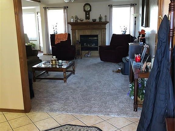 Looking into Living from Front Door