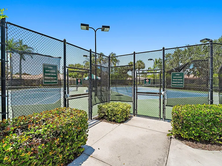4526 Illicium Dr — Photo 48