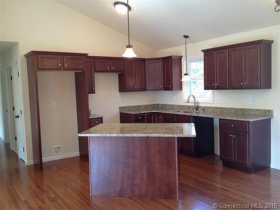 3rd image of 73 Brookside Dr