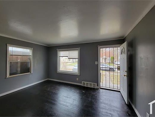 4th image of 15896 Bramell St