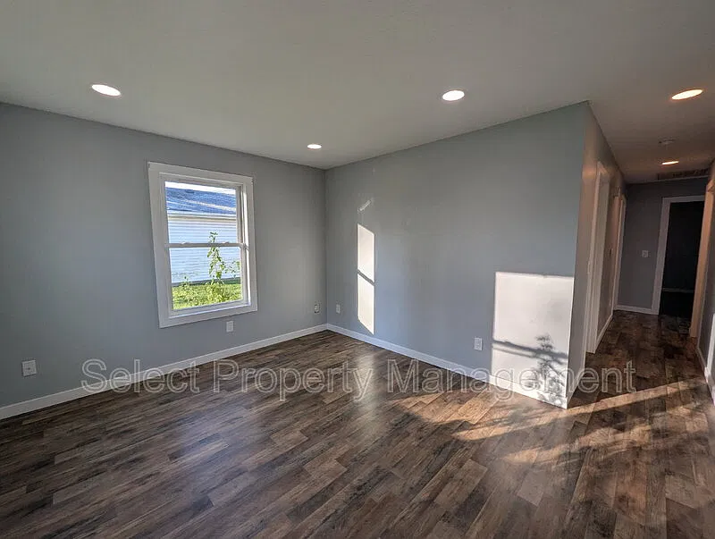 2 bed, 2.0 bath, 858 sqft, $1,249 — Photo 3