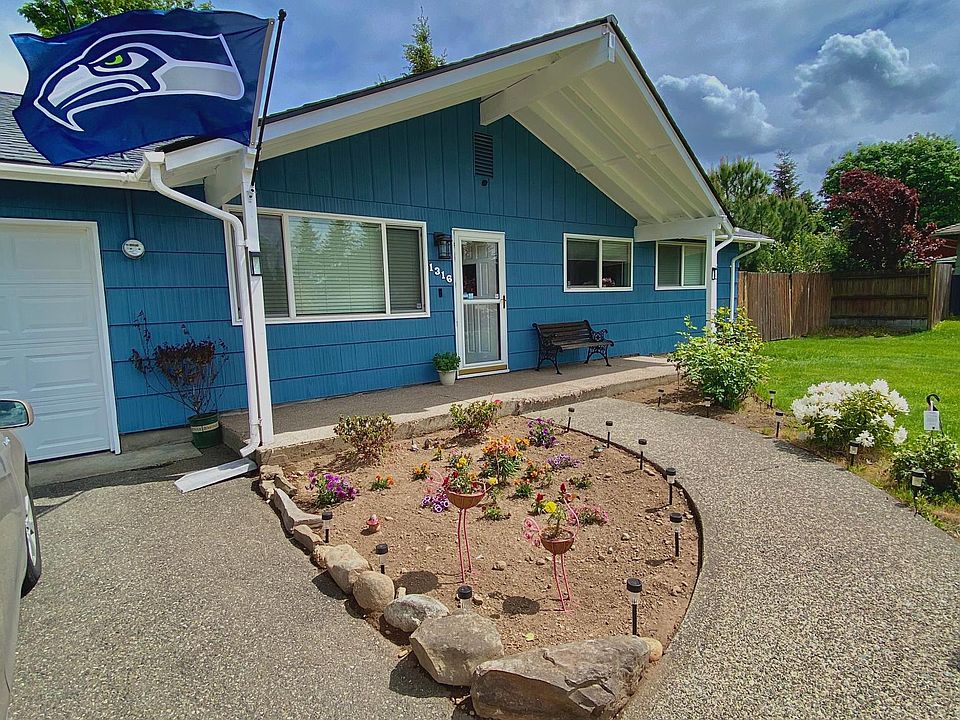Beautiful front entryway.