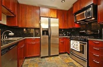 2nd image of 656 Sweeny St