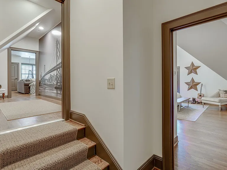 55 Whitworth Blvd — Photo 28
