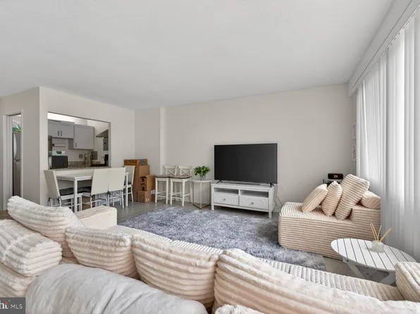 5500 Friendship Blvd APT 2401N, Chevy Chase, MD 20815