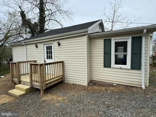 243 Cambridge St, Fredericksburg, VA 22405