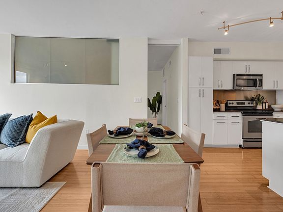 5th image of 4040 N Hall St APT 304