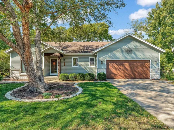 2619 SW Golf View Dr, Topeka, KS 66614