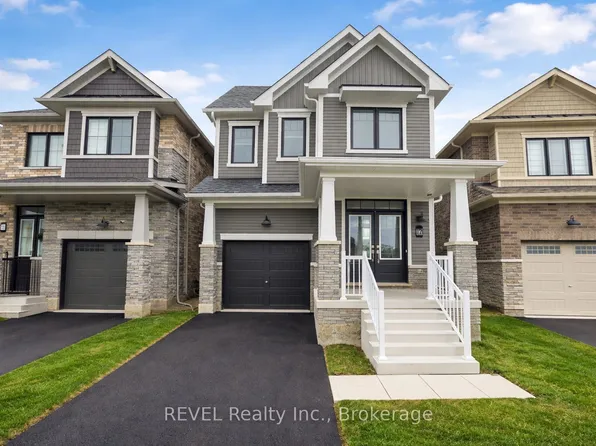 12 Rudder Rd, Welland, ON L3B 0M5