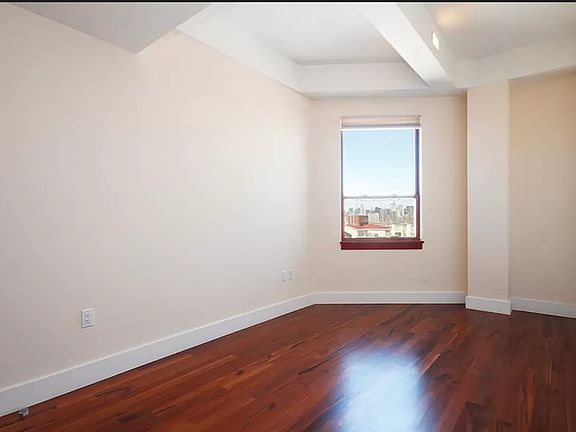 5th image of 240 Meeker Ave APT 73