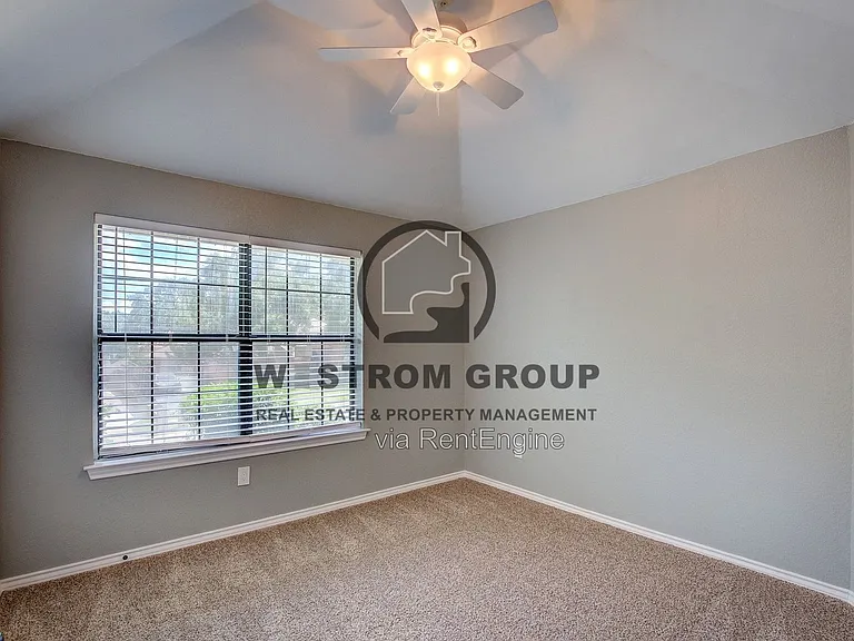 3914 Meadow Dr — Photo 37