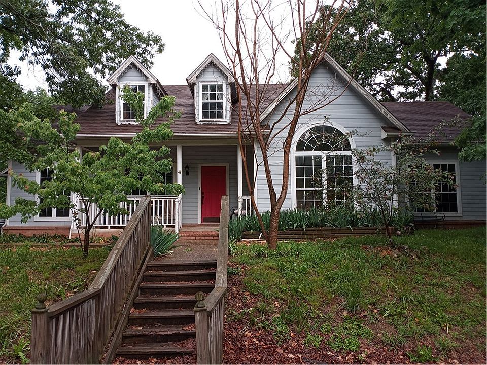 2nd image of 4 Salisbury Dr