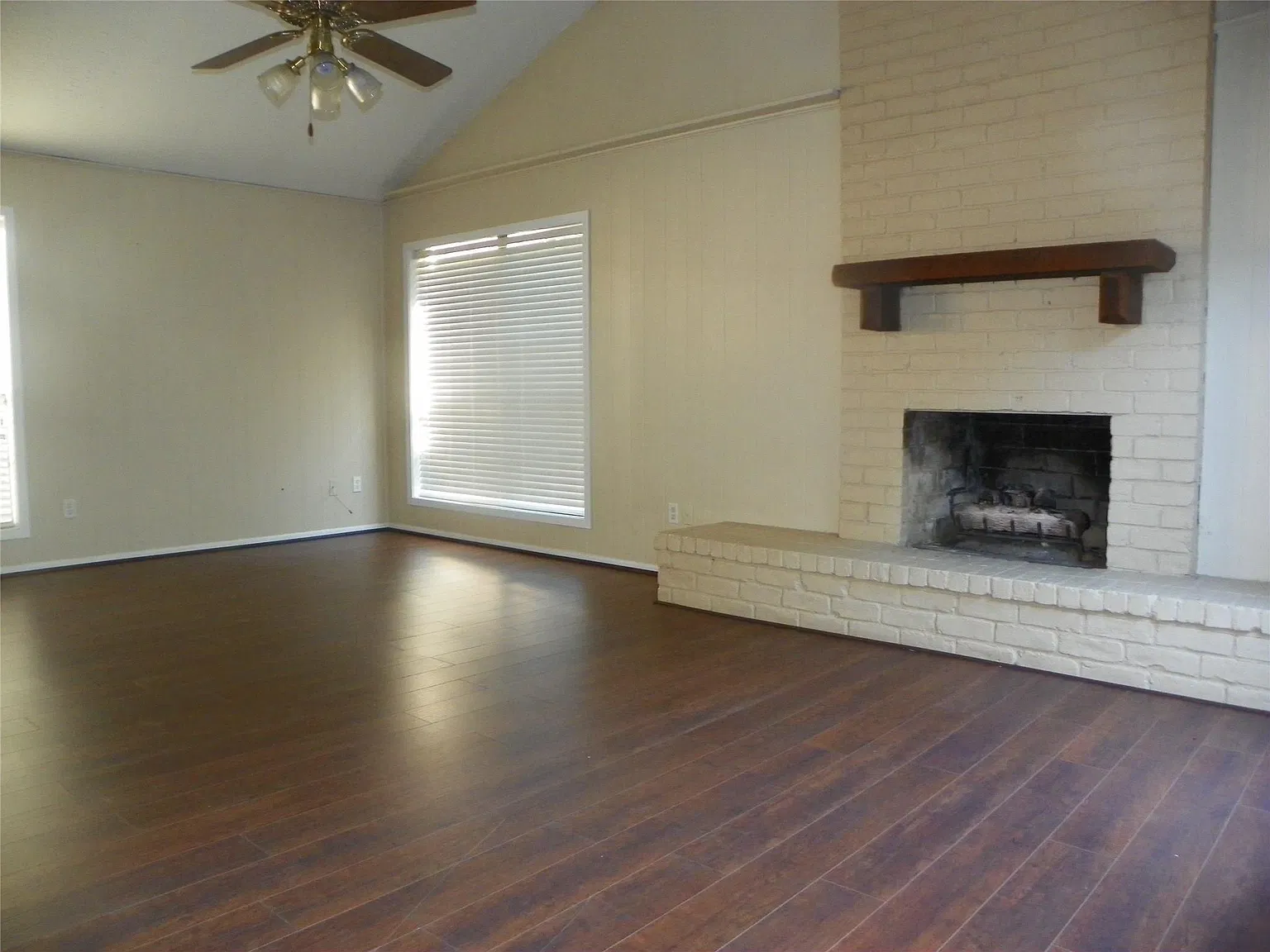 3 bed, 2.0 bath, 1792 sqft, $2,150 — Photo 1